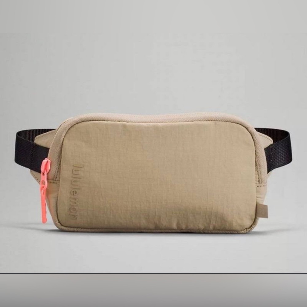 Lulu lemon everywhere belt bag